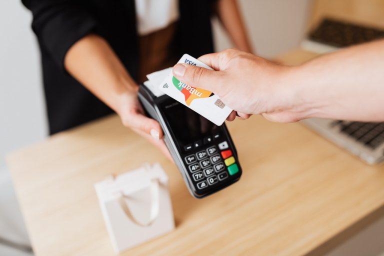 Coinbase - sprawdzona bramka krypto z płatnościami kartą
