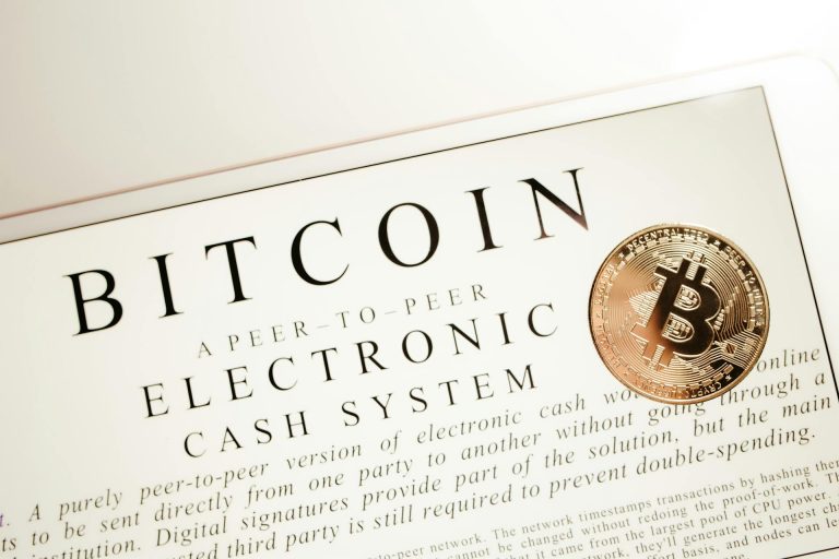 Satoshi Nakamoto - tajemnicza postać, która stworzyła kryptowalutę Bitcoin